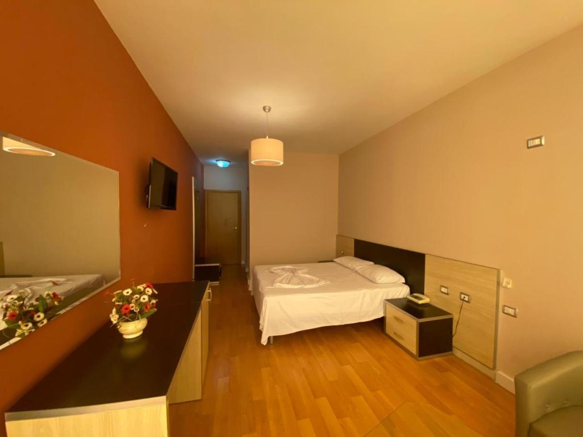 Hotel Continental Durres Luaran gambar