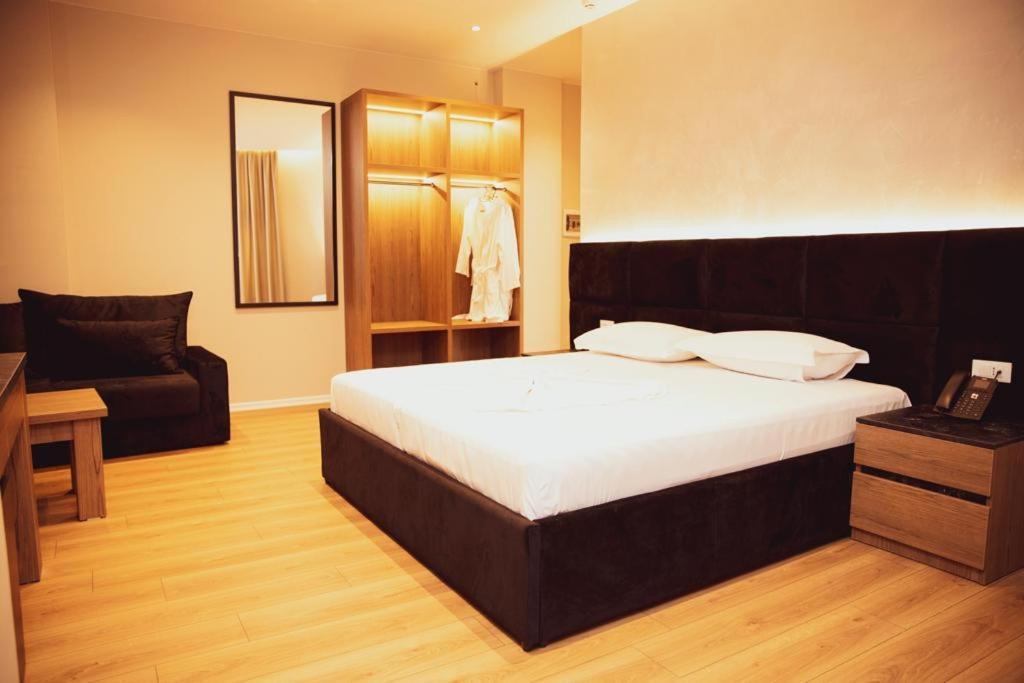 Hotel Continental Durres Luaran gambar